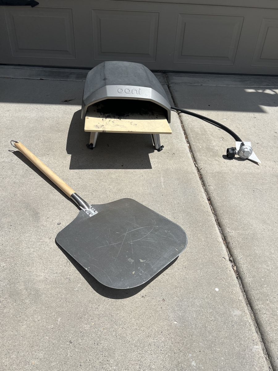 Ooni Pizza oven with 13x13 stone