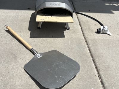 Ooni Pizza oven with 13x13 stone