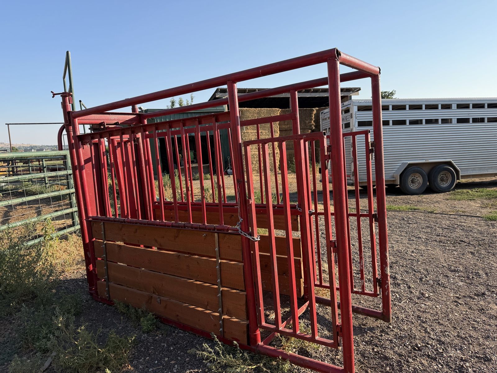 Heavy Duty Steel Livestock Chute with removable Wood Base Panels