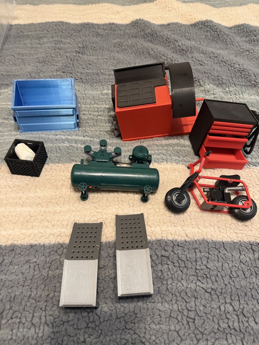RC garage scale items $40