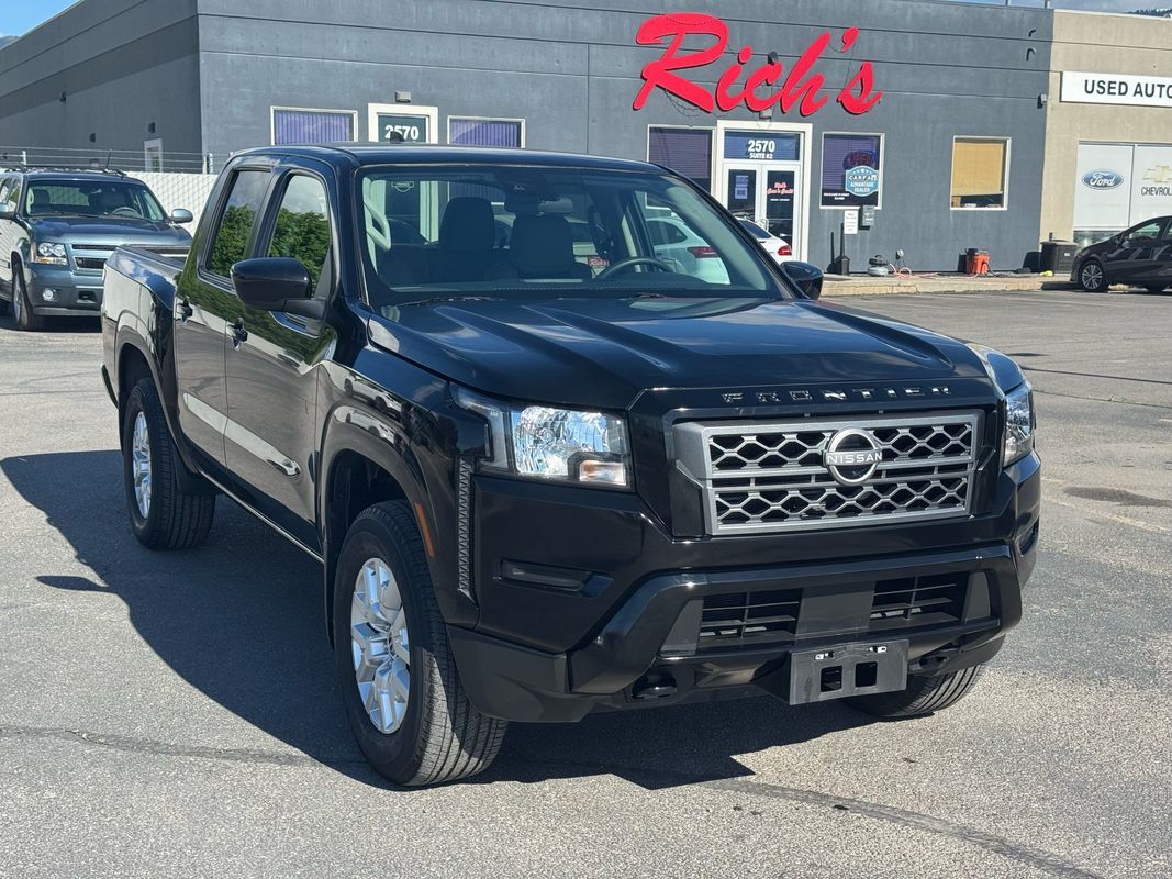 2022 Nissan Frontier SV