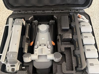DJI Matrice 4T Thermal Drone Kit with Controller, Batteries & Hard Case