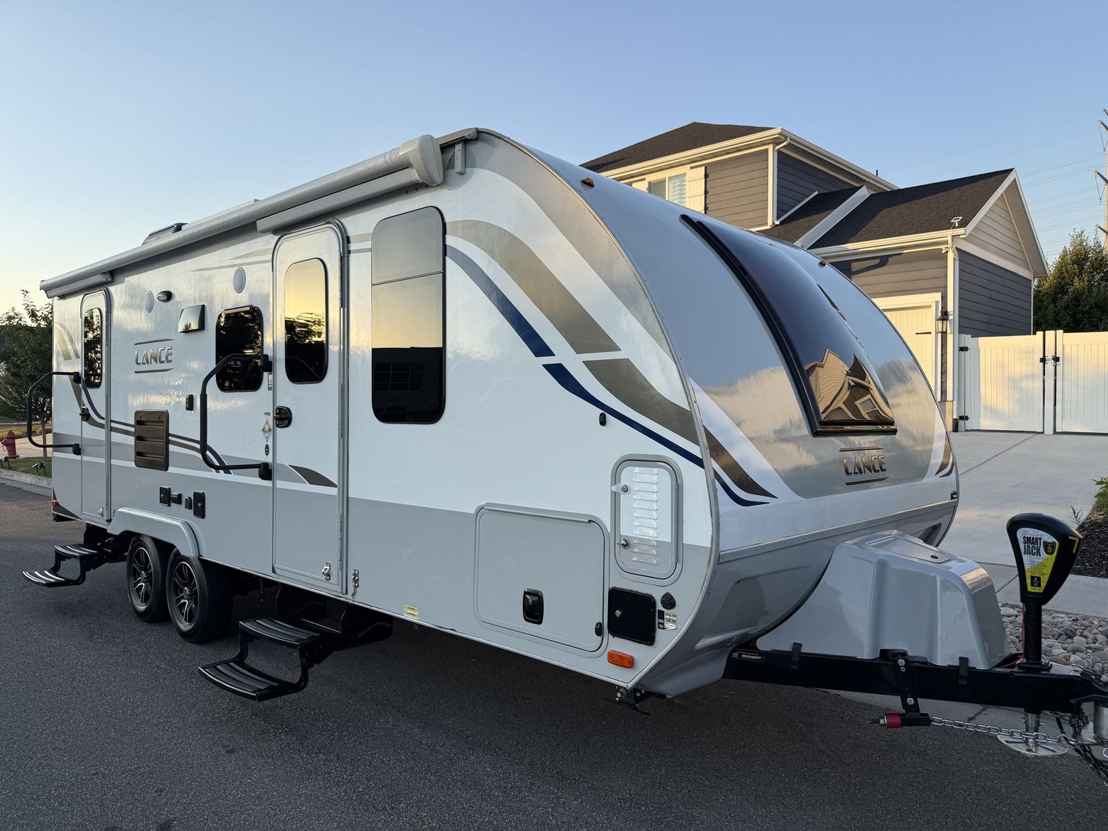 2020 Lance 2185 - Incl Solar, Generator, New Tires