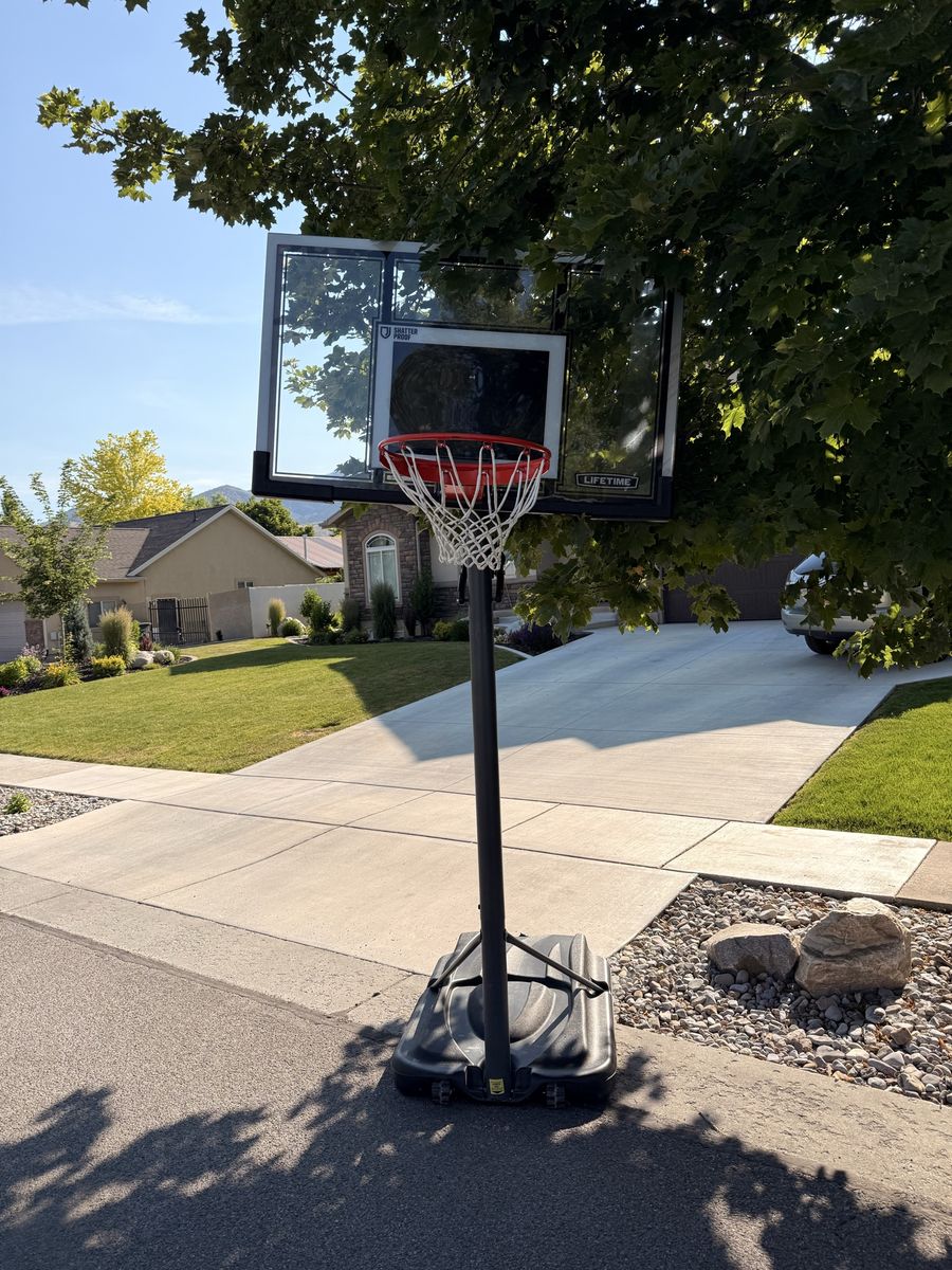 Portable Basketball Hoop
