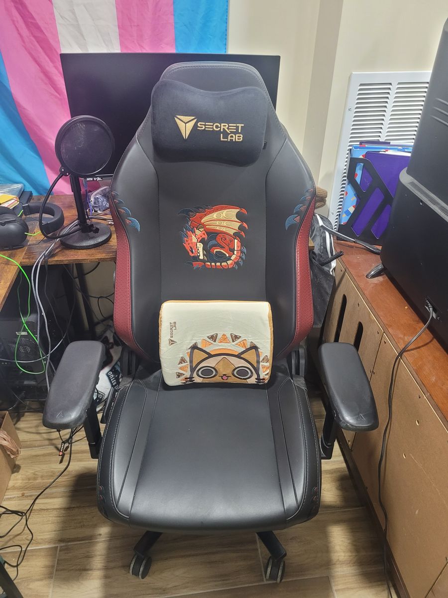 SecretLab Titan Evo: Rathalos Edition With Memory Foam Lumbar Pillow
