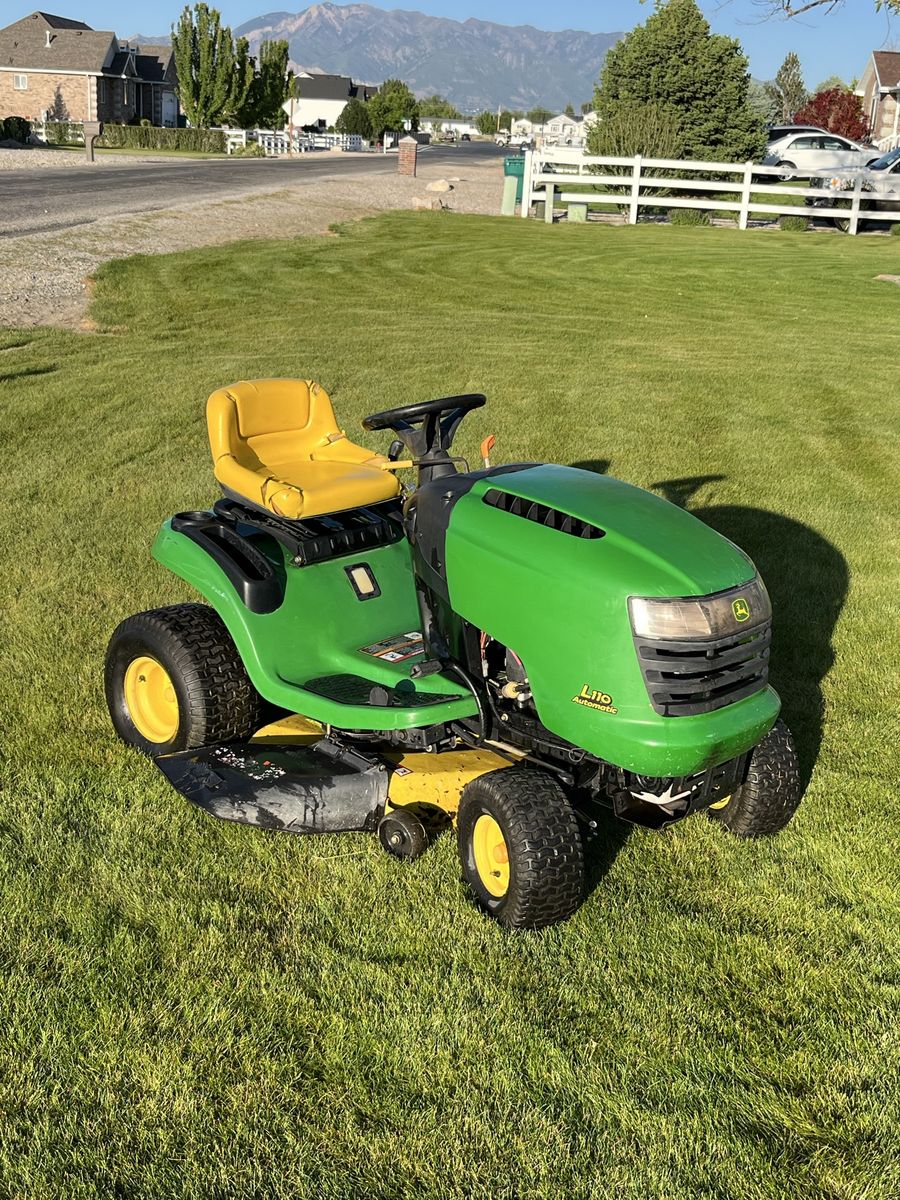 John Deere L110