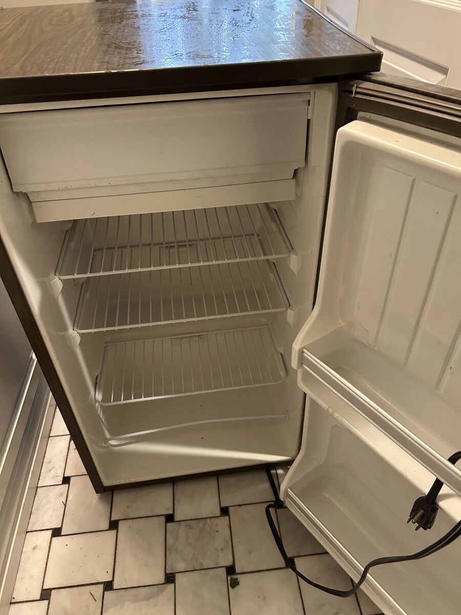 GE MINI FRIDGE WORKS GREAT!