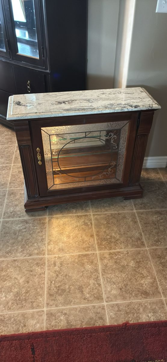 Lighted curio cabinet