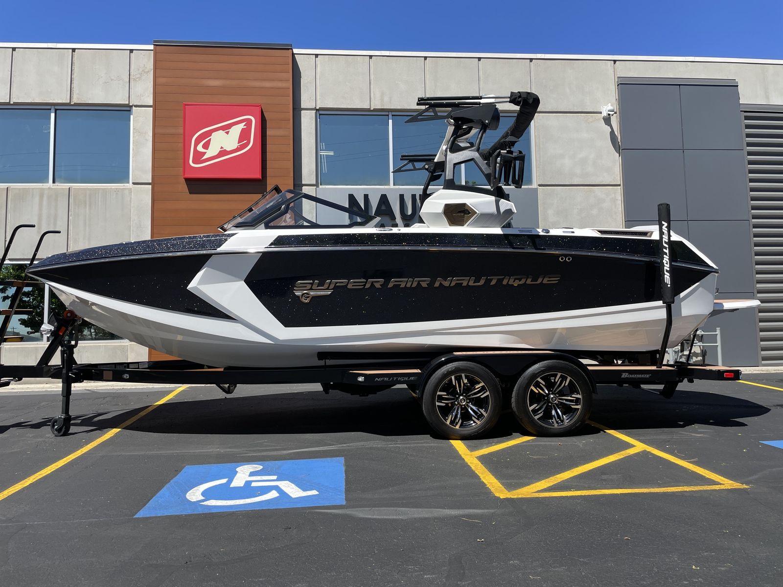 2020 Nautique G23 with XR7 550HP SuperCharged Power Plant.  Only 41 HOURS!