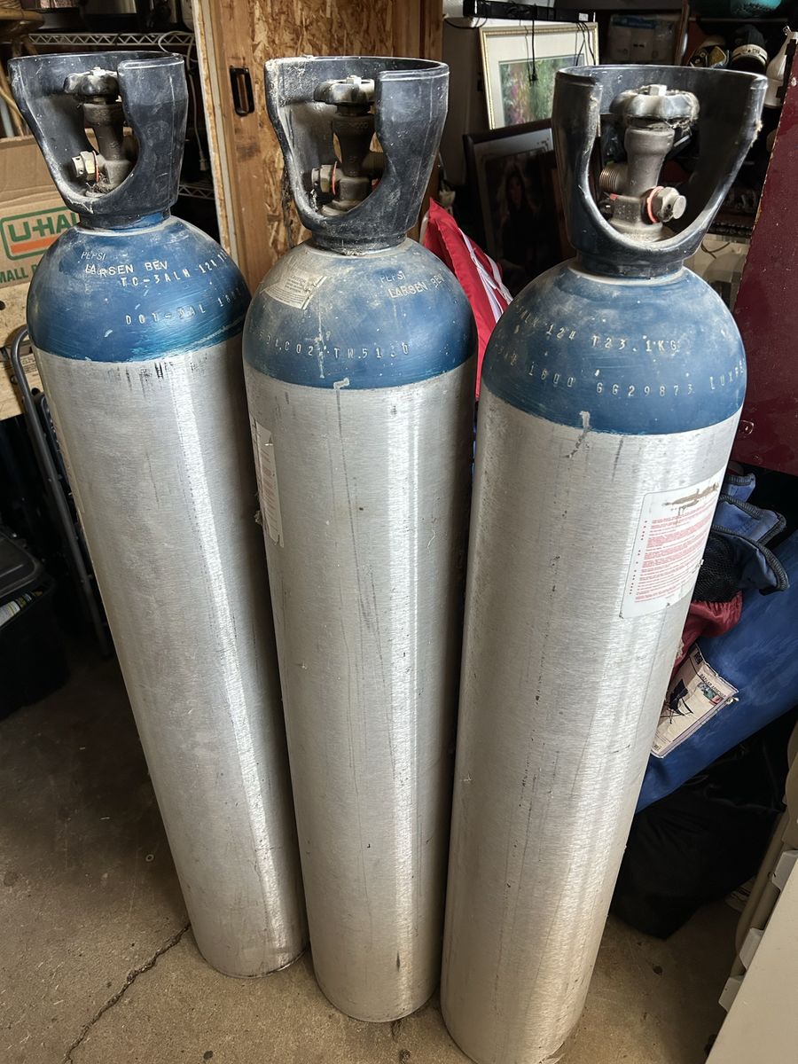 Lot of 22, 50 & 20 gal CO2 Aluminum Cylinders 1800 PSI DOT & TC Approved Tanks CGA320 Valves for Beverages, Hydroponics, Welding