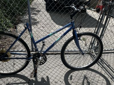 Specialized Hardrock Blue Mountain Bike -