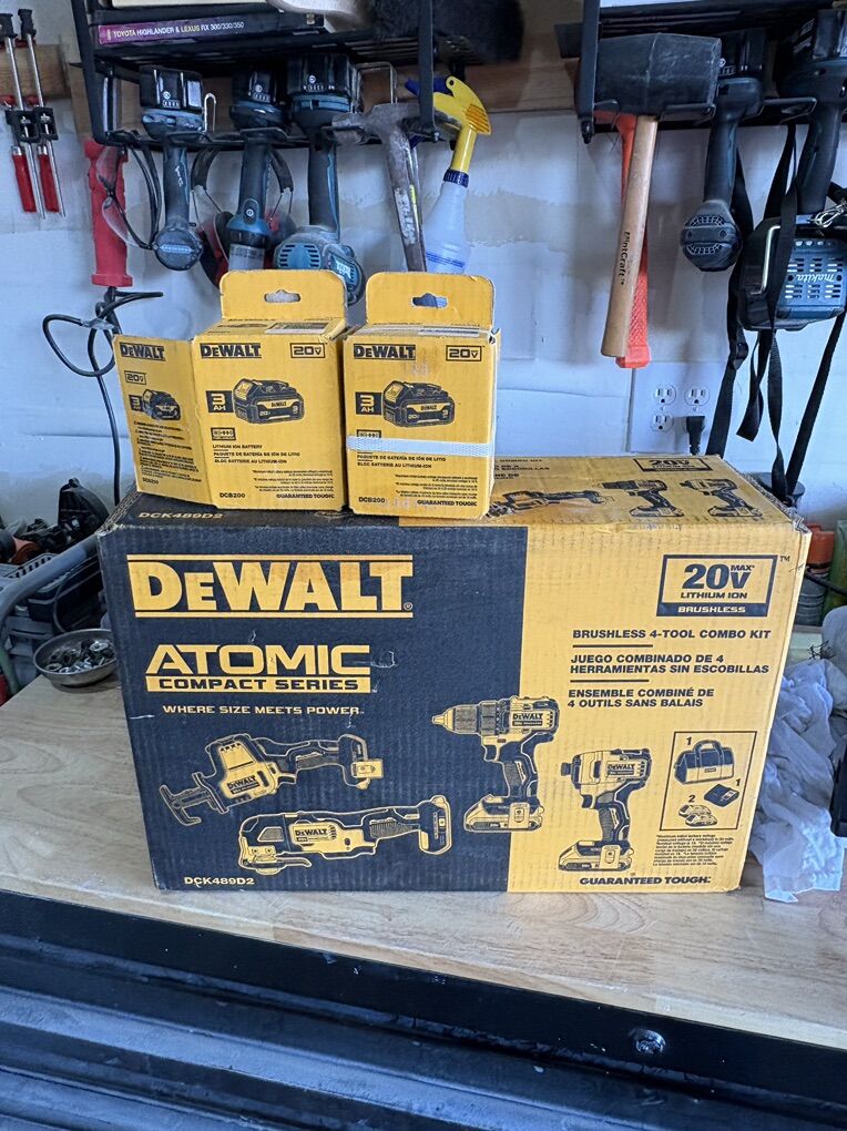 Dewalt Atomic 20v Max 4-Tool Combo Set-Brand New