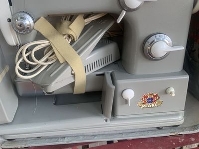 Pfaff automatic 360 vintage portables, sewing machine