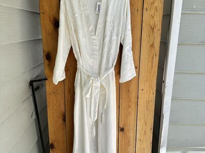 New Cabernet Sleepwear Nightgown Robe