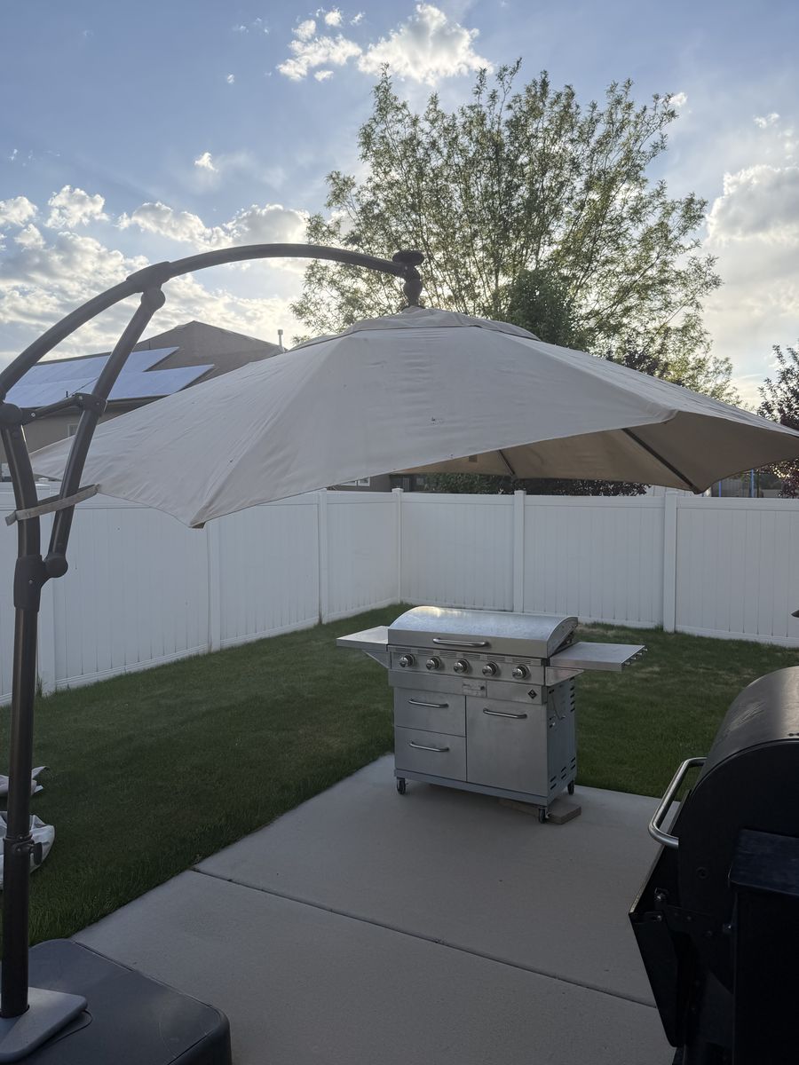 Outdoor umbrella