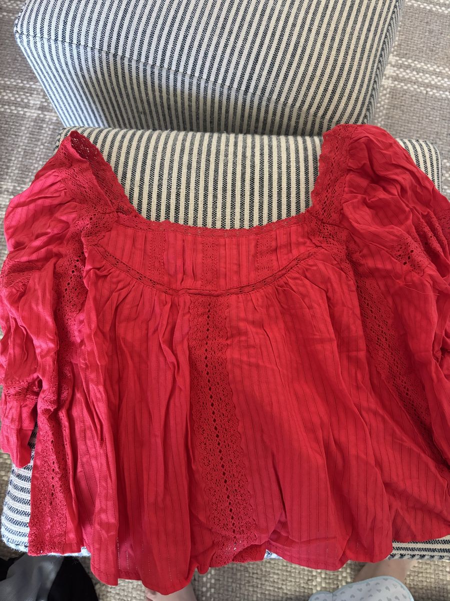 New tie back blouse women’s medium