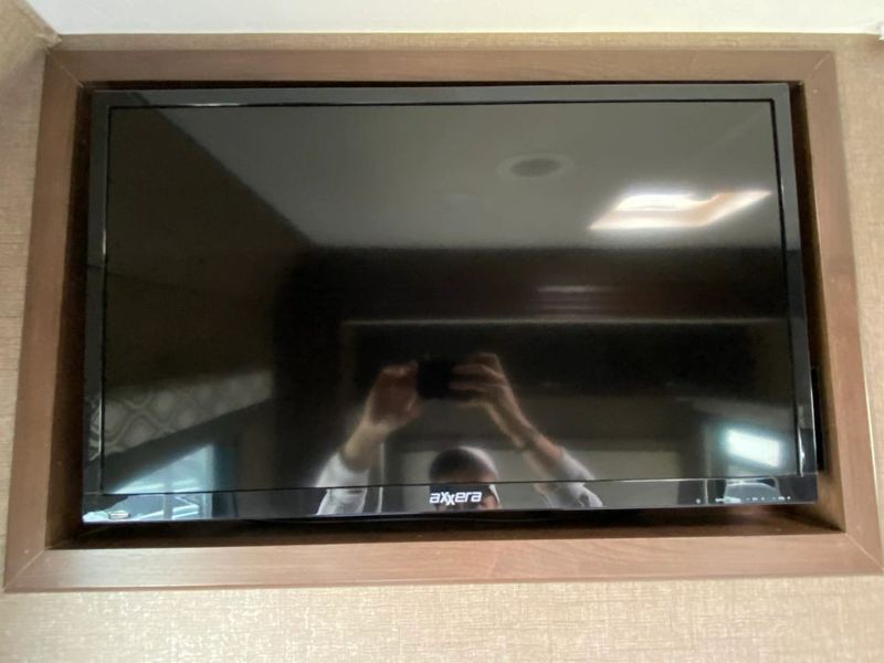 Main image 33