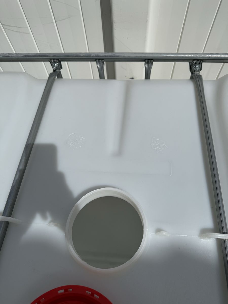 Main image 3
