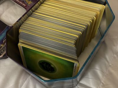 Full of Pokémon Energy Cards - (Box included)