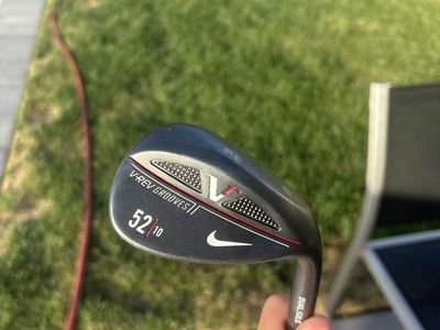 Nike VR V-Rev Grooves 52 Degree Loft 10 Bounce Golf Wedge