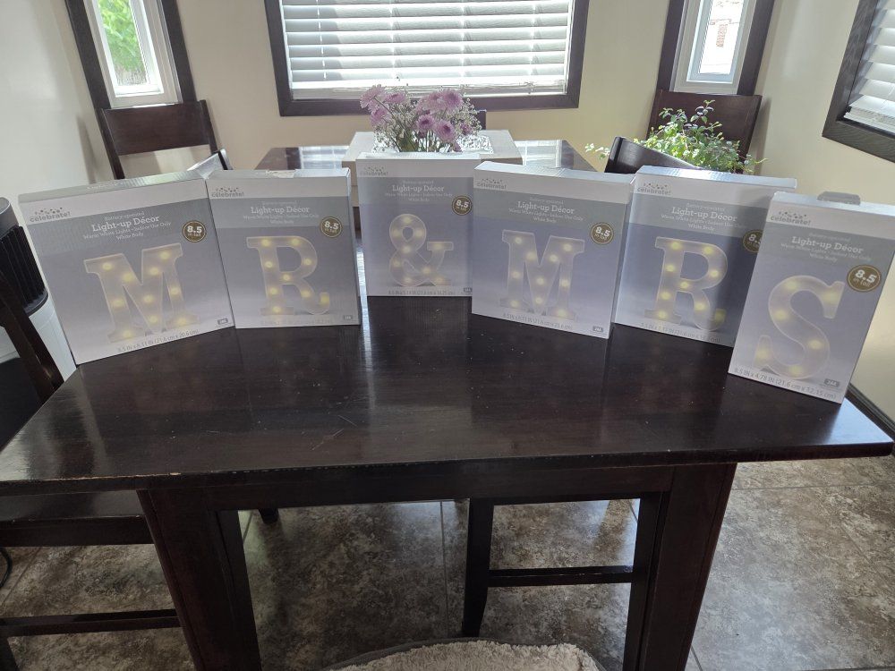 Mr and Mrs light up letters