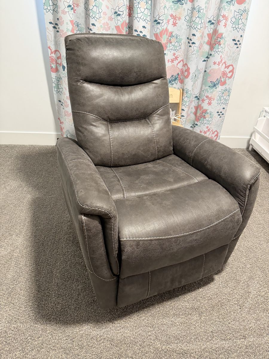 Gray Recliner Chair - Comfortable and Functional Living Room Furniture