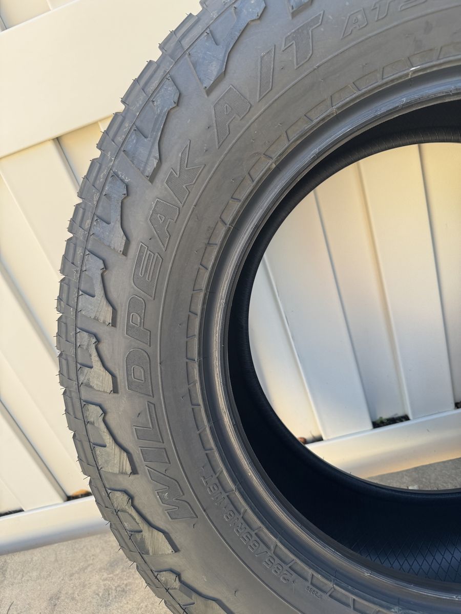 Falken Wildpeak AT3W 285/65R18 set of 4