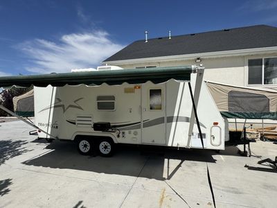 Clean Starcraft Ultralite Slide Out Sleeps 8+