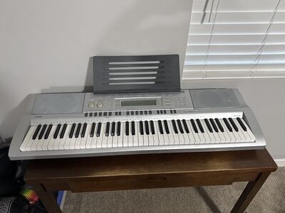 Casio WK-210 76-Key Digital Keyboard