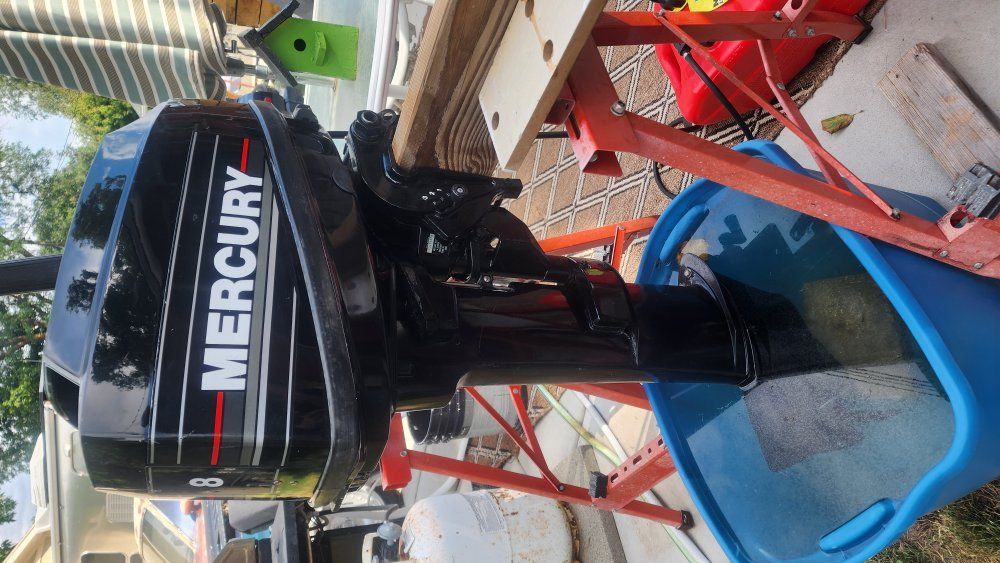 Mercury 8 HP 2-Stroke Outboard Motor - Recently Serviced w/ New Tank & Plugs