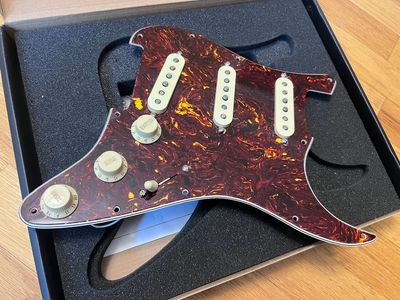 Fender custom shop fat 50s sss prewired tortoise pickguard