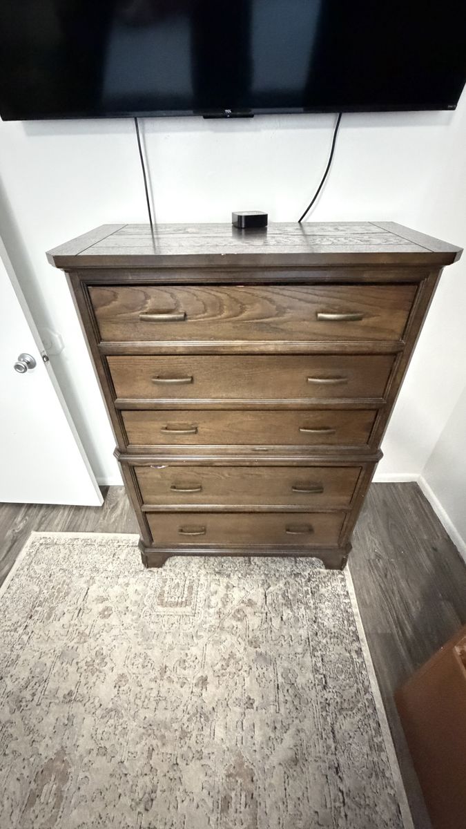 Main image 3