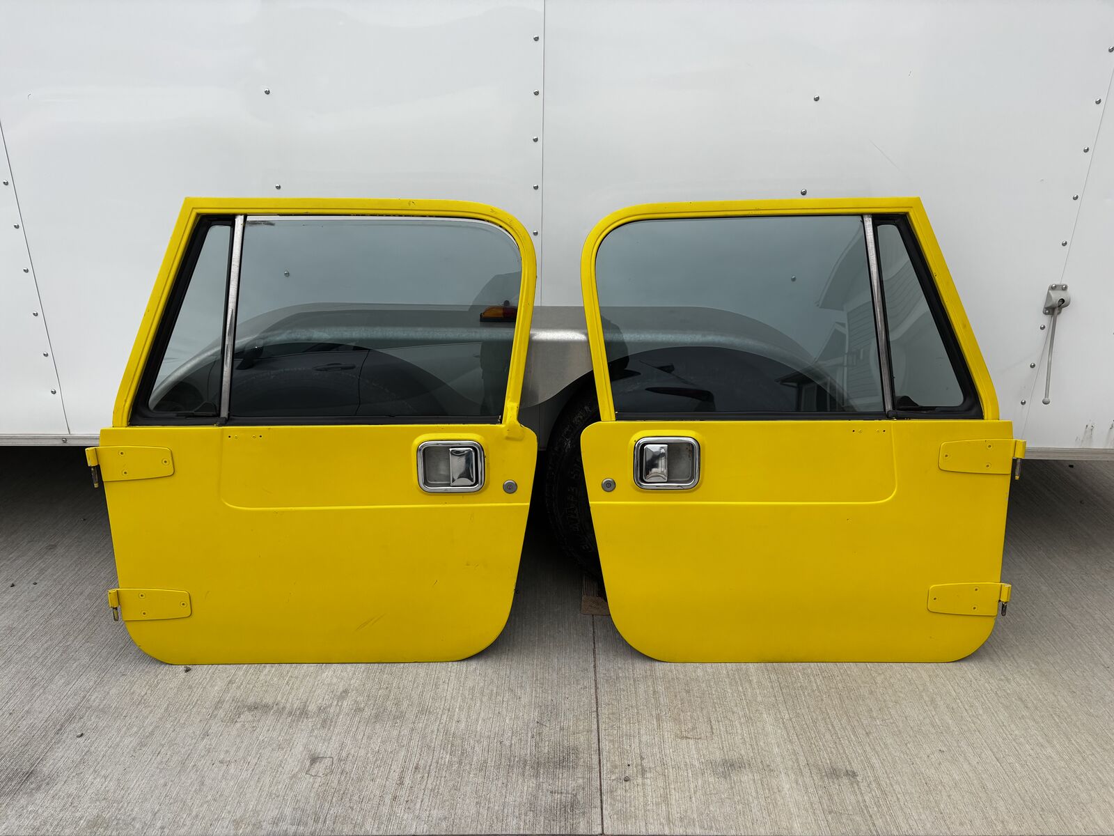 Jeep CJ7 Full Steel Doors – Yellow – Complete Pair
