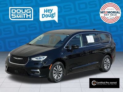 2024 Chrysler Pacifica Plug-In Hybrid Select
