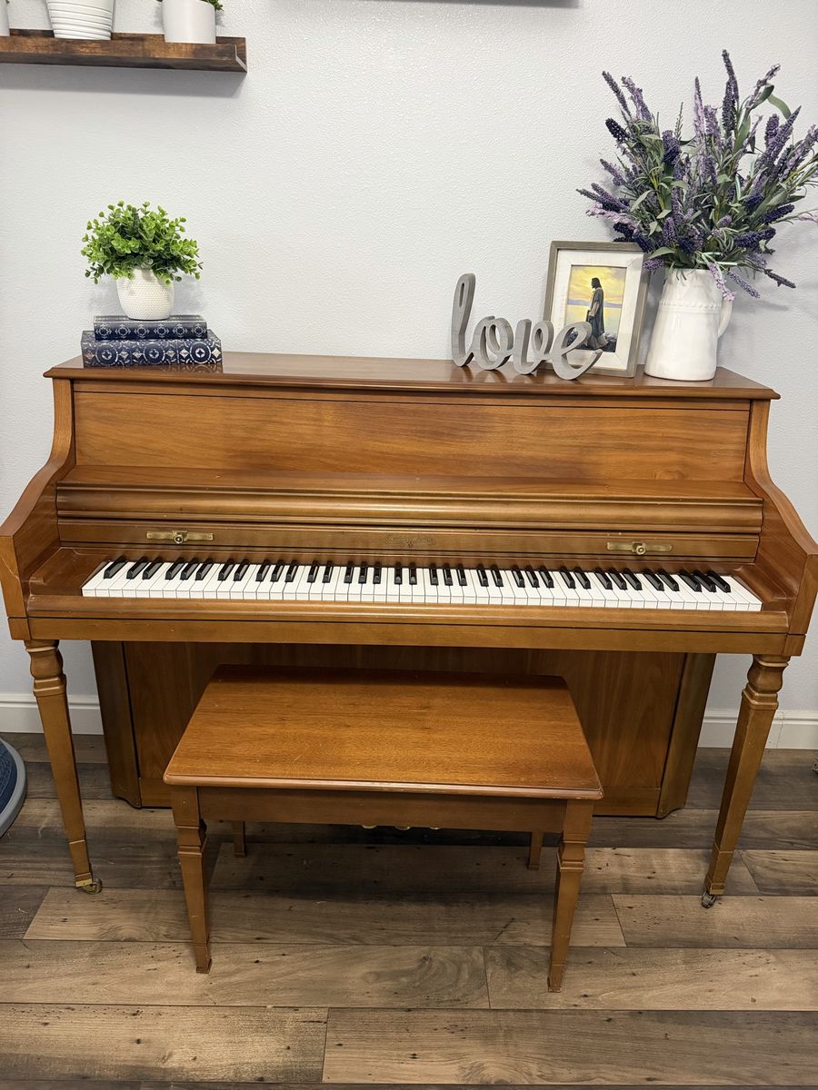 Piano for sale