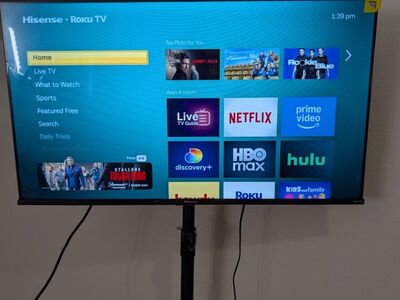 Hisense 40” Roku Smart TV + Floor Stand – Excellen