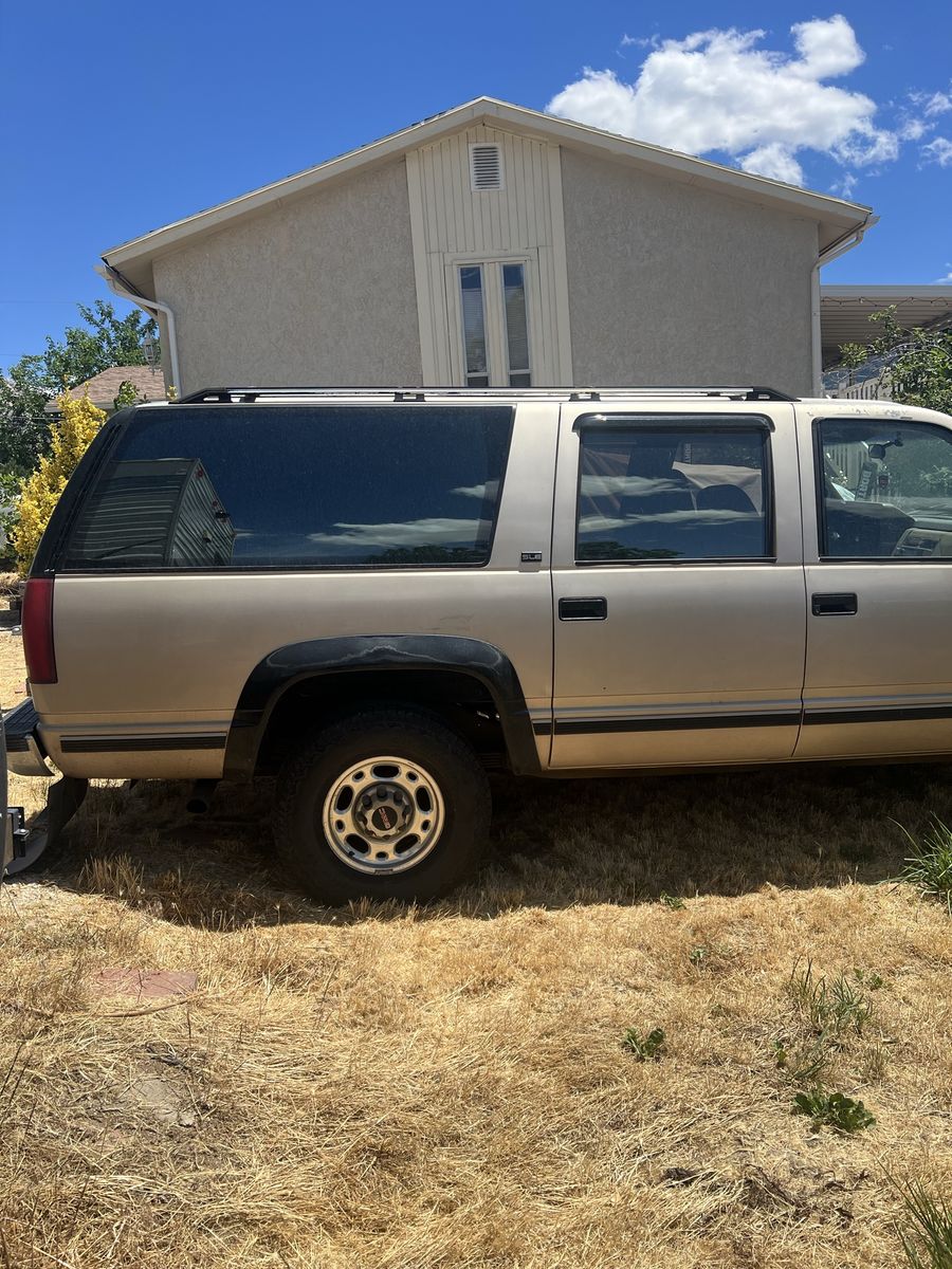 1992 GMC Suburban K2500 SLE