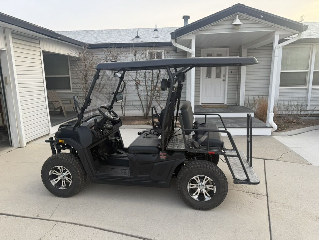 ROVER Electric Golf Cart LIKE NEW