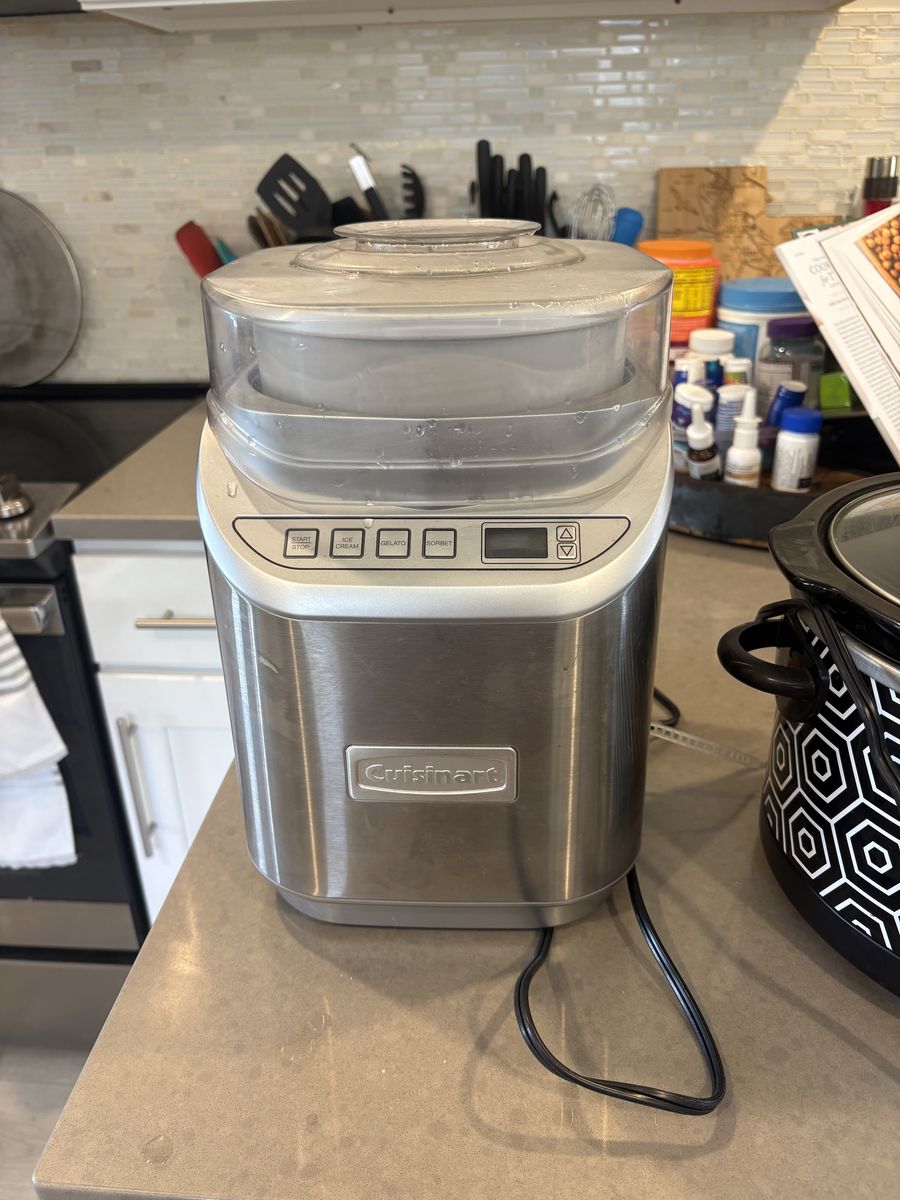 Cuisinart Ice Cream / Gelato / Sorbet Maker