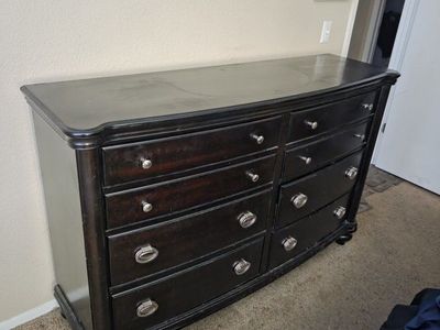 Wade full size dresser/large attachable mirror