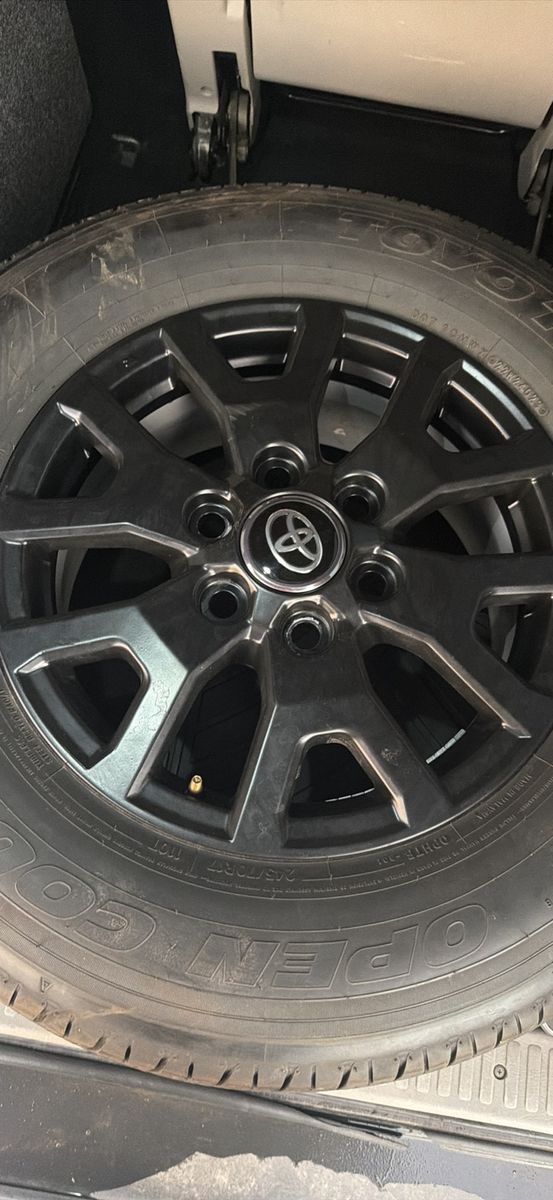 Open country Toyo Tires 245/70/r17