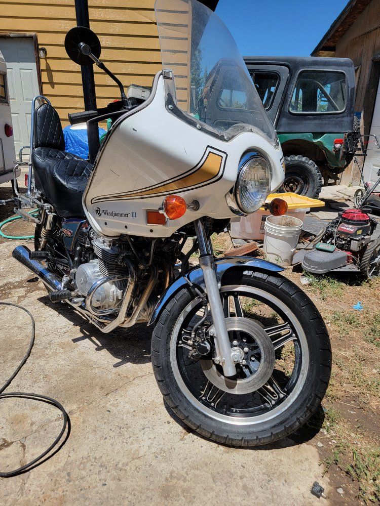 Vintage Honda CB650 Custom Motorcycle with Windjammer III Fairing