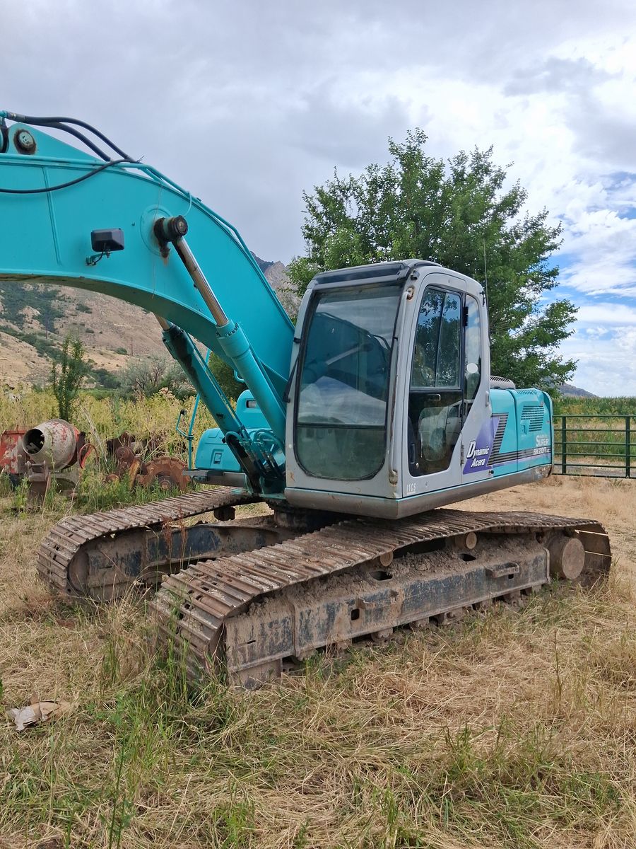 Kobelko Trackhoe