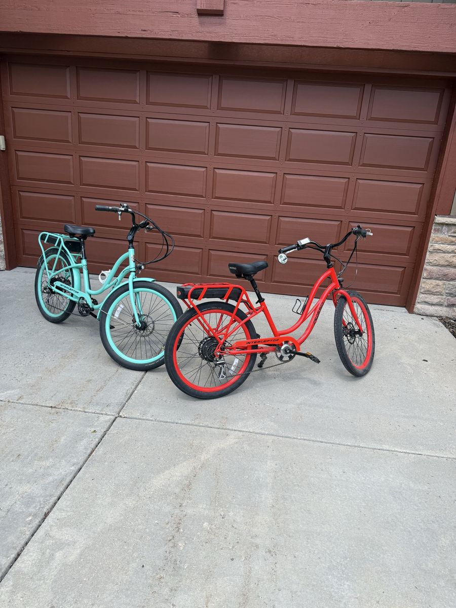 Pedego Interceptor Crusiers (2)