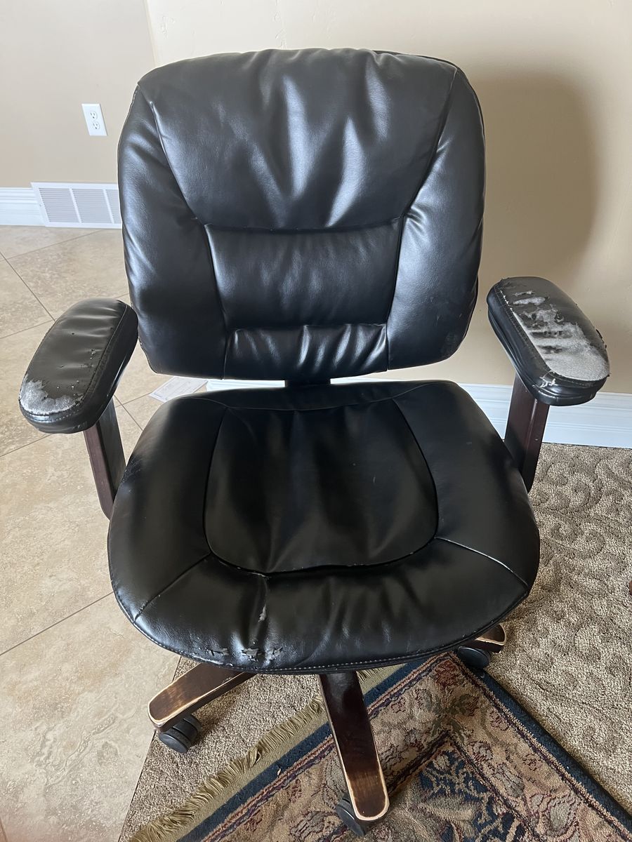 Nice Office Chair, See Fotos of Wear