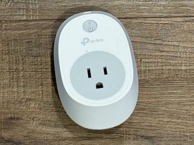 TP-Link WiFi Smart Plug Model HS100