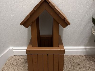 Darling Small Solid Wood Wishing Well Planter