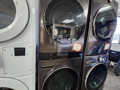 BEAUTIFUL LG THINQ SINGLE UNIT WASHER AND ELECTRIC DRYER! BRAND NEW