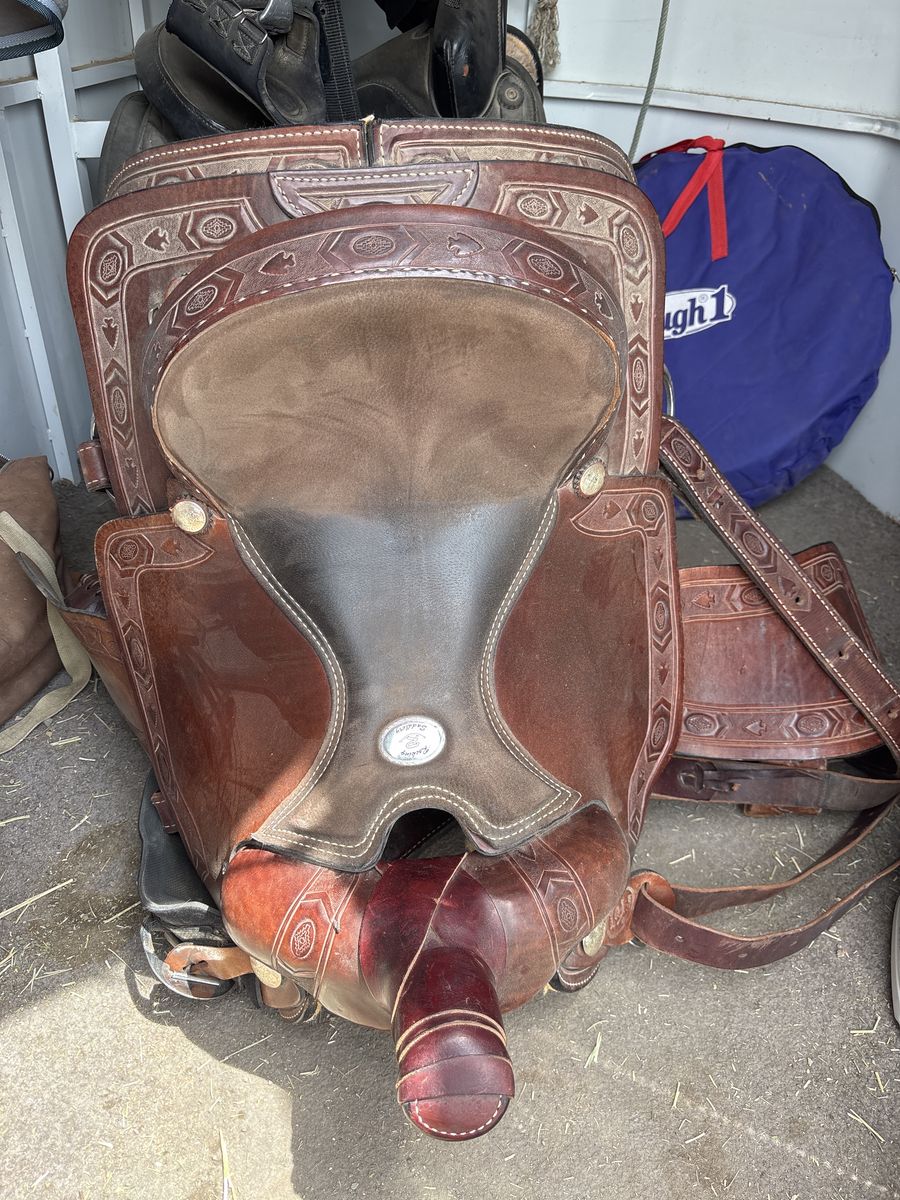 ROPPING SADDLE
