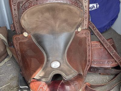 ROPPING SADDLE